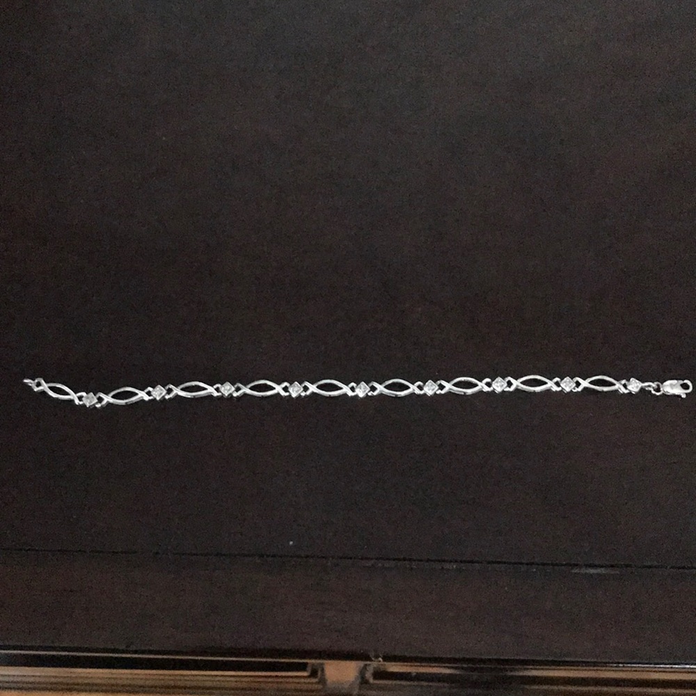 Small diamond tennis braclet